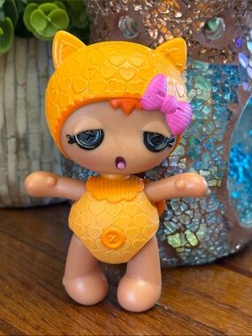 Lalaloopsy 2014 Babies Newborn Kitty Doll Cat-Bodysuit Doll Pink Bow